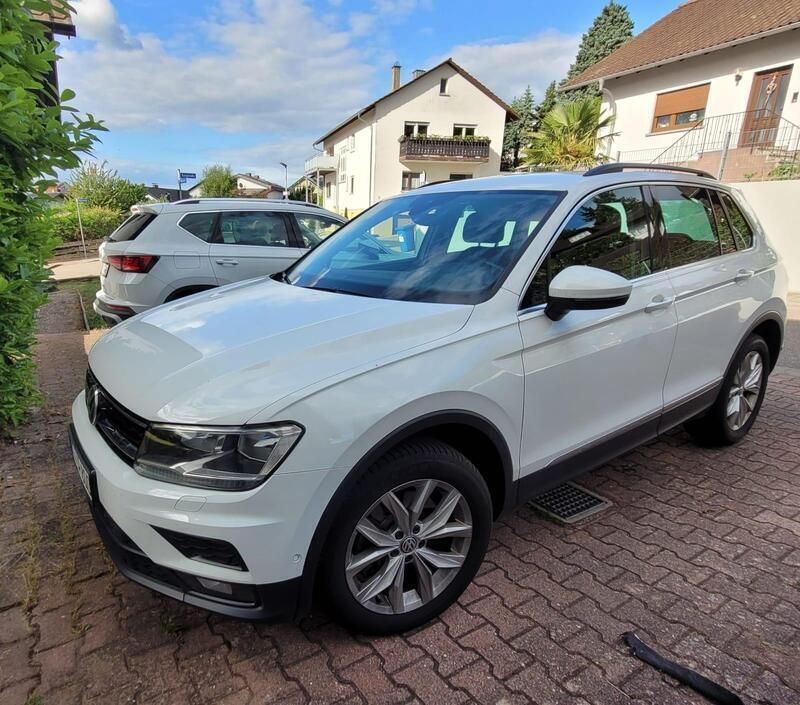 Weiß Gebraucht 2020 VW Tiguan Comfortline SUV | 22.900 € (Superpreis) - Bild 1/4