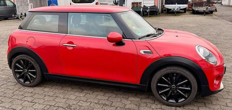 Gebraucht Mini ONE 102 PS (75 kW) 2018 Rot Kleinwagen