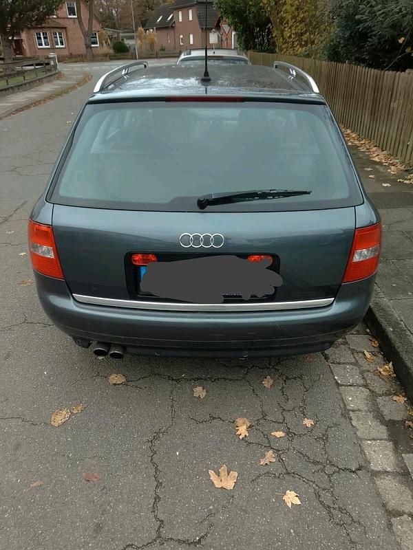 Grau Gebraucht 2004 Audi A6 Kombi | 1.400 € (Superpreis) - Bild 1/4
