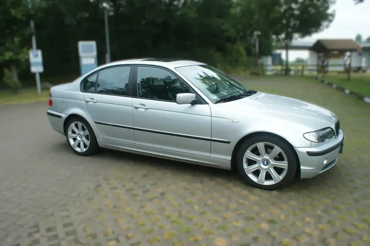 Gebraucht BMW 318 143 PS (105 kW) 2003 Silber Coupé