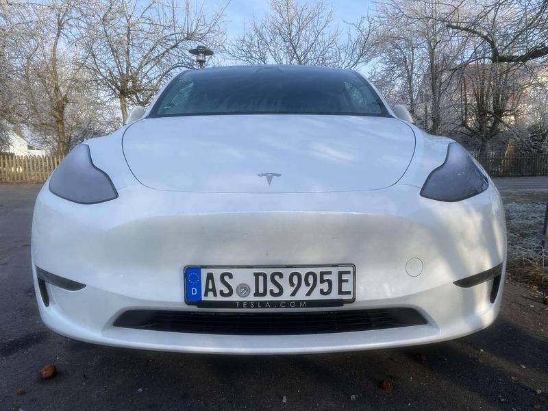 Gebraucht 2023 Tesla Model Y SUV | 45.950 € (Teuer) - Bild 1/4