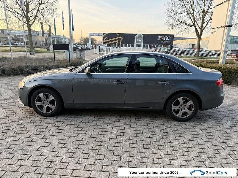 Gebraucht Audi A4 120 PS (88 kW) 2012 Grau Limousine