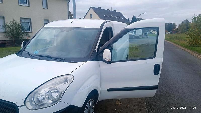 Gebraucht Fiat Doblò 105 PS (77 kW) 2011 Weiß Van / Kleinbus