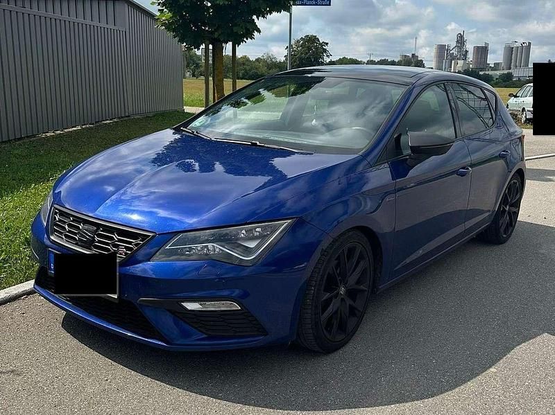 Blau Gebraucht 2020 Seat Leon FR Limousine | 16.700 € (Fairer Preis) - Bild 1/4