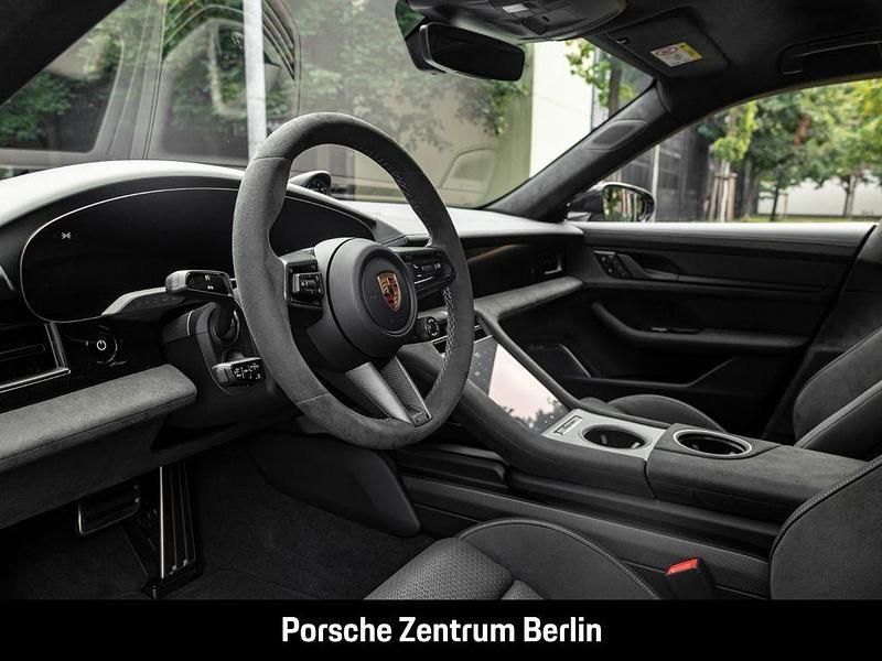 Neu Porsche Taycan GTS 514 kW (700 PS) 2025 Grün Limousine