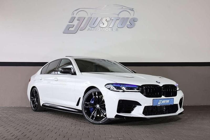 Gebraucht BMW 550 462 PS (339 kW) 2019 Alpinweiß iii (300) Limousine