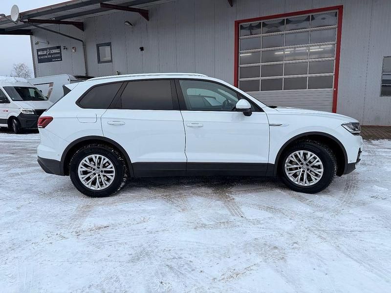 Gebraucht VW Touareg 231 PS (169 kW) 2019 Weiß SUV