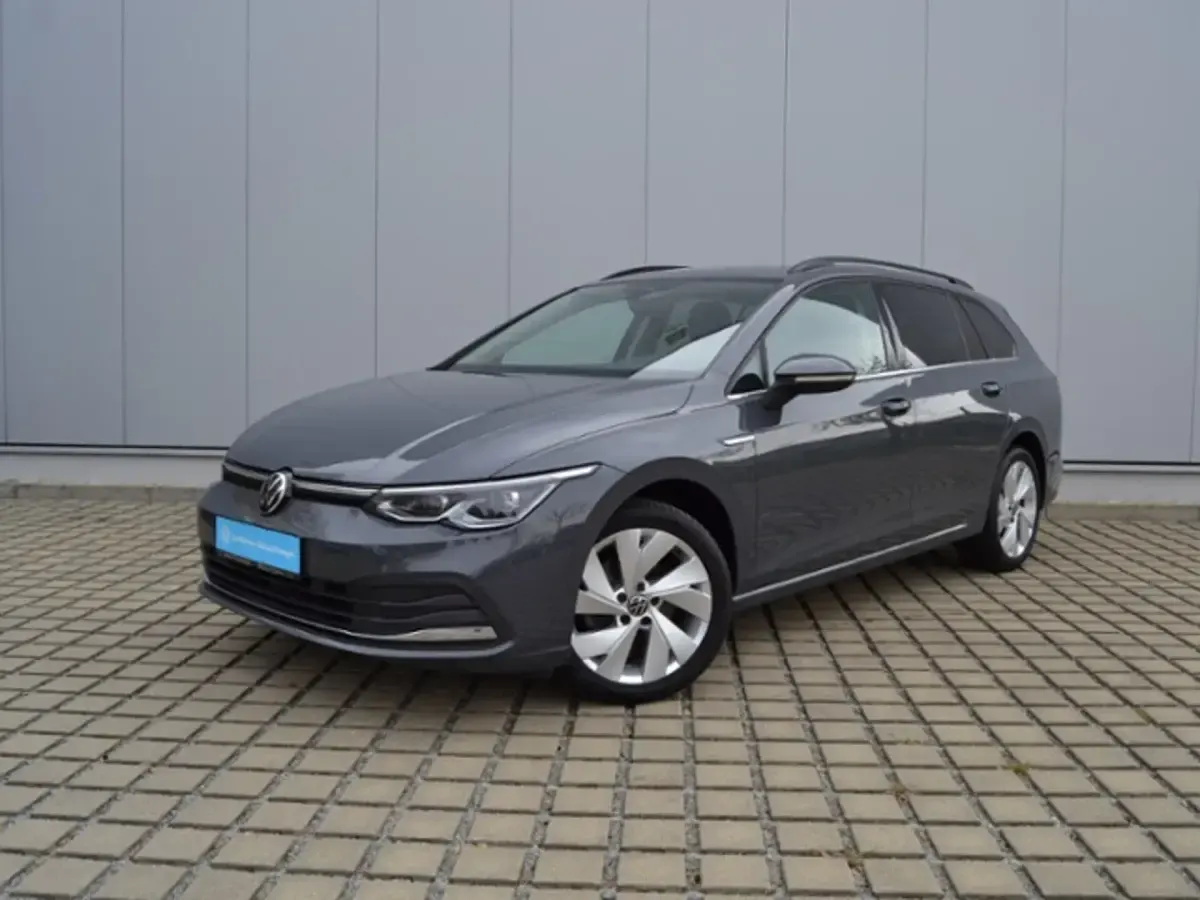 Gebraucht VW Golf VIII Comfortline 131 PS (96 kW) 2023 Kombi