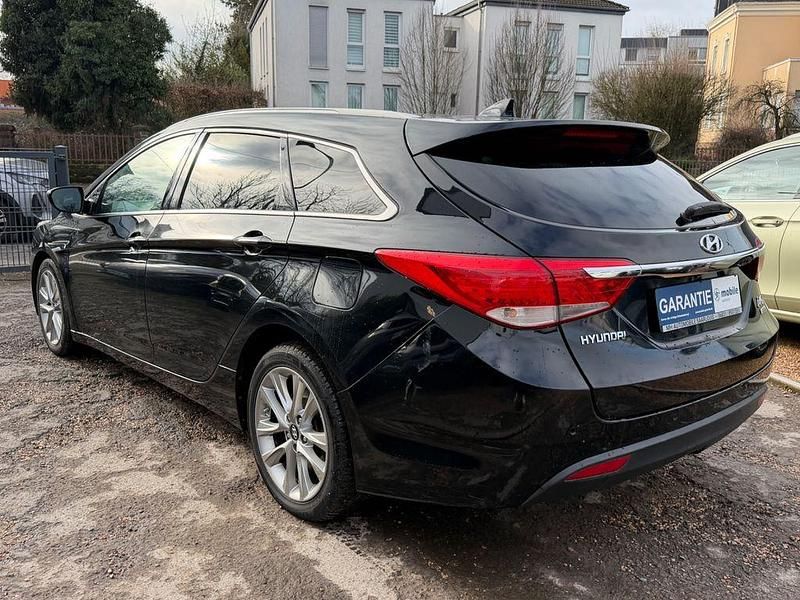 Gebraucht Hyundai i40 Premium 136 PS (100 kW) 2014 Schwarz Kombi