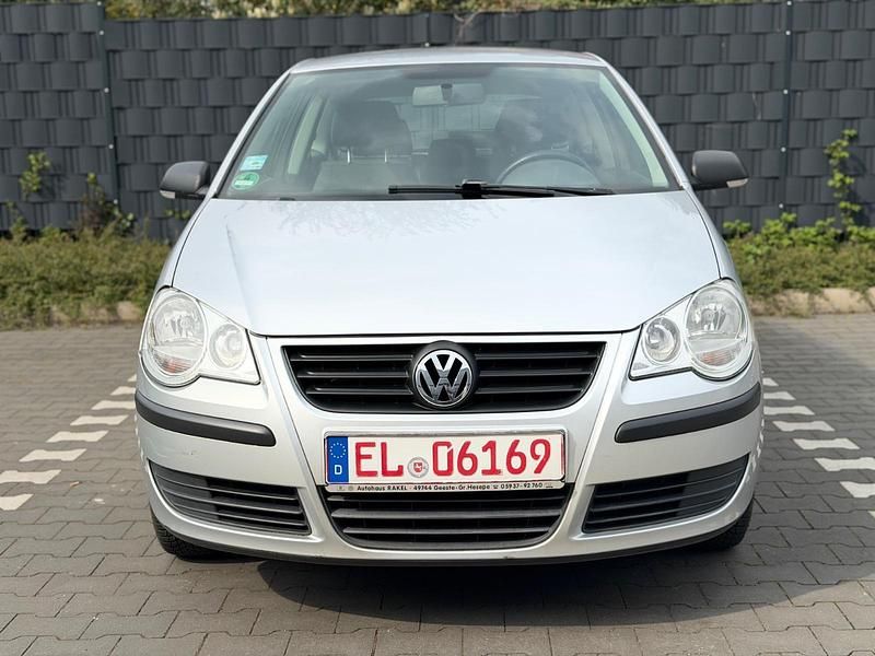 Used VW Polo 60 HP (44 kW) 2007 Silver Hatchback