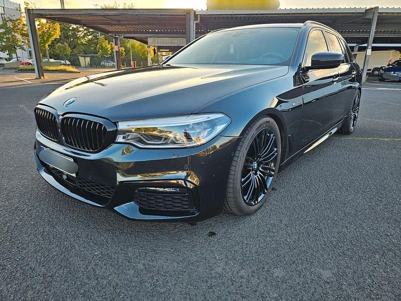 Schwarz Gebraucht 2019 BMW 540 Shadowline Kombi | 38.900 € (Teuer) - Bild 1/4
