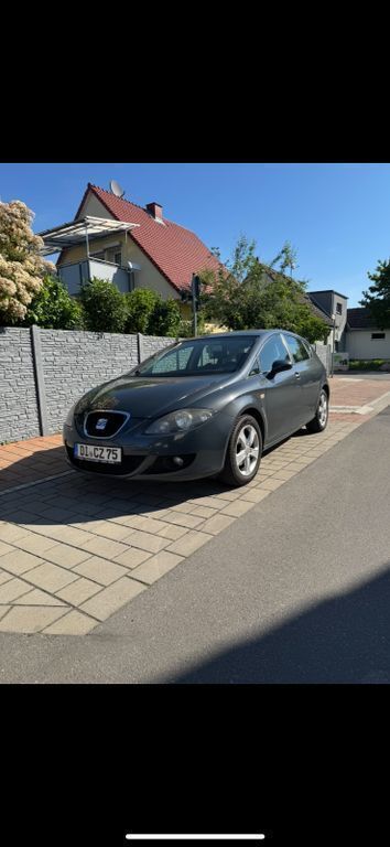 Grau Gebraucht 2007 Seat Leon Limousine | 1.899 € (Fairer Preis) - Bild 1/4