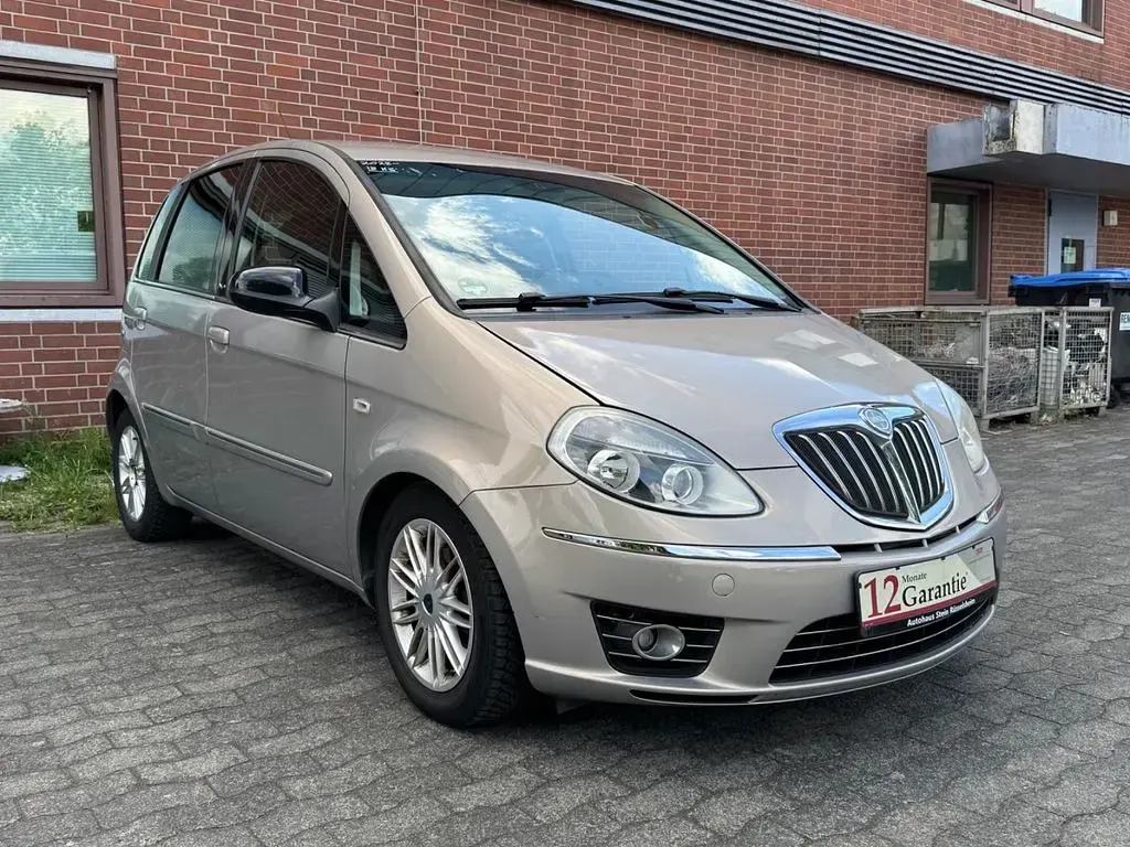 Gebraucht Lancia Musa Platinum 95 PS (69 kW) 2011 Beige Van / Kleinbus