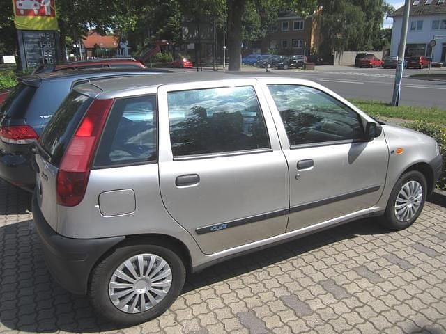 Gebraucht Fiat Punto 60 PS (44 kW) 1999 Silber metallic Kleinwagen