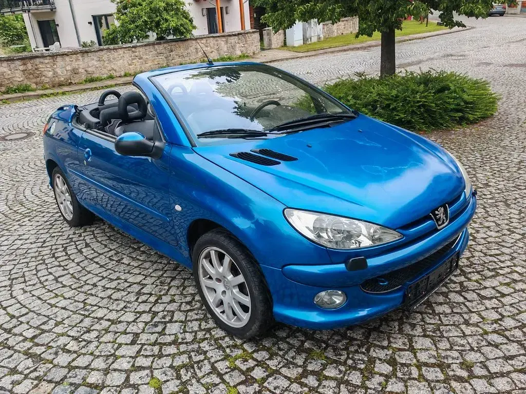 Gebraucht Peugeot 206 CC Platinum 109 PS (80 kW) 2003 Blau Cabrio