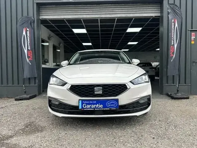 Gebraucht Seat Leon 150 PS (110 kW) 2022 Weiß Limousine
