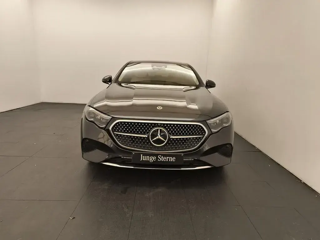 Gebraucht Mercedes E300 Advanced Plus 197 PS (144 kW) 2025 Grau Limousine