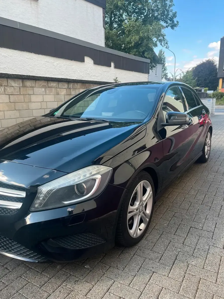 Gebraucht Mercedes A200 156 PS (114 kW) 2012 Schwarz Kleinwagen