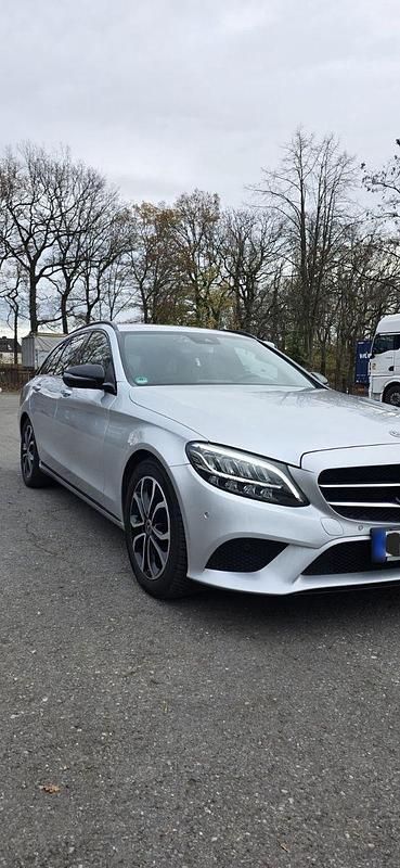 Gebraucht Mercedes C220 194 PS (142 kW) 2018 Silber Kombi
