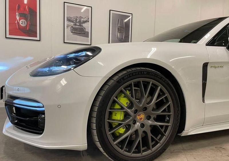 Gebraucht Porsche Panamera S E-Hybrid Sport Turismo 462 PS (339 kW) 2019 Weiß Limousine