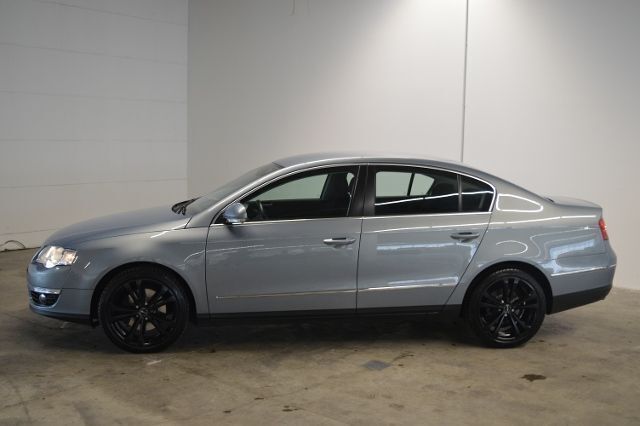 Gebraucht VW Passat Comfortline 140 PS (102 kW) 2009 Grau metallic Limousine