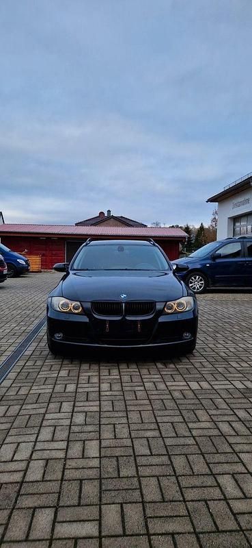 Schwarz Gebraucht 2008 BMW 320 Kombi | 3.990 € (Superpreis) - Bild 1/4