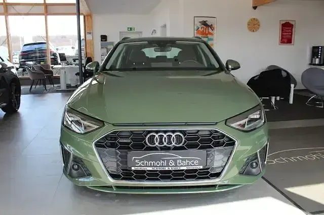 Gebraucht Audi A4 S-Line 204 PS (150 kW) 2023 Grün Kombi