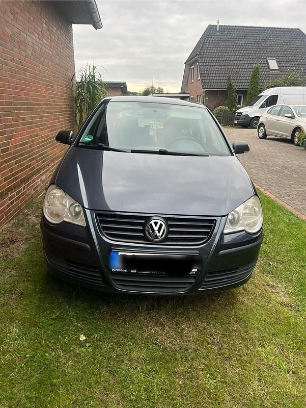 Grau Gebraucht 2008 VW Polo Limousine | 2.000 € (Fairer Preis) - Bild 1/4