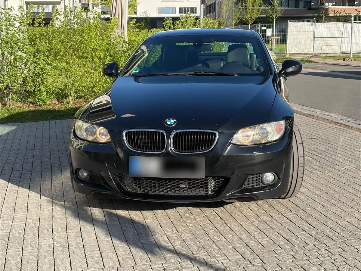 Gebraucht BMW 320 Cabriolet M Sport 177 PS (130 kW) 2010 Schwarz Cabrio