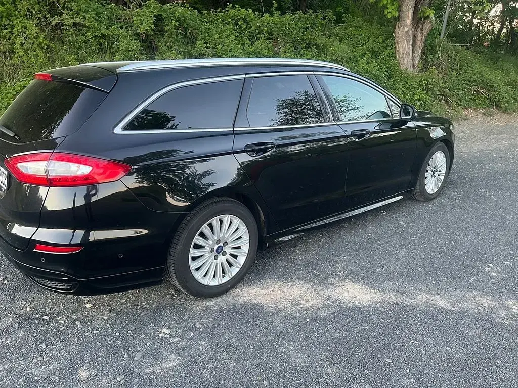 Używany Ford Mondeo Titanium 150 KM (110 kW) 2015 Czarny Sedan/Limuzyna