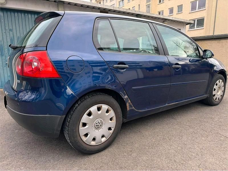 Gebraucht VW Golf IV Trendline 105 PS (77 kW) 2005 Blau Limousine