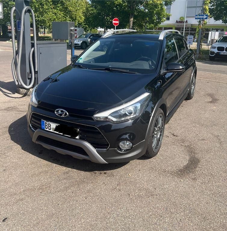 Schwarz Gebraucht 2020 Hyundai i20 Active Kleinwagen | 12.999 € (Fairer Preis) - Bild 1/4
