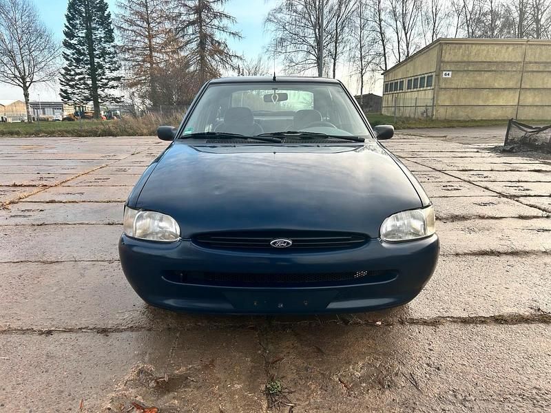 Gebraucht Ford Escort 75 PS (55 kW) 1995 Blau Limousine