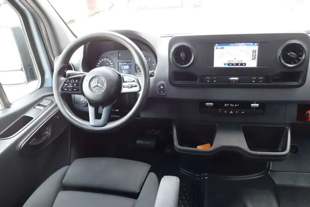 Gebraucht Mercedes Sprinter 190 PS (139 kW) 2021 Grau Van