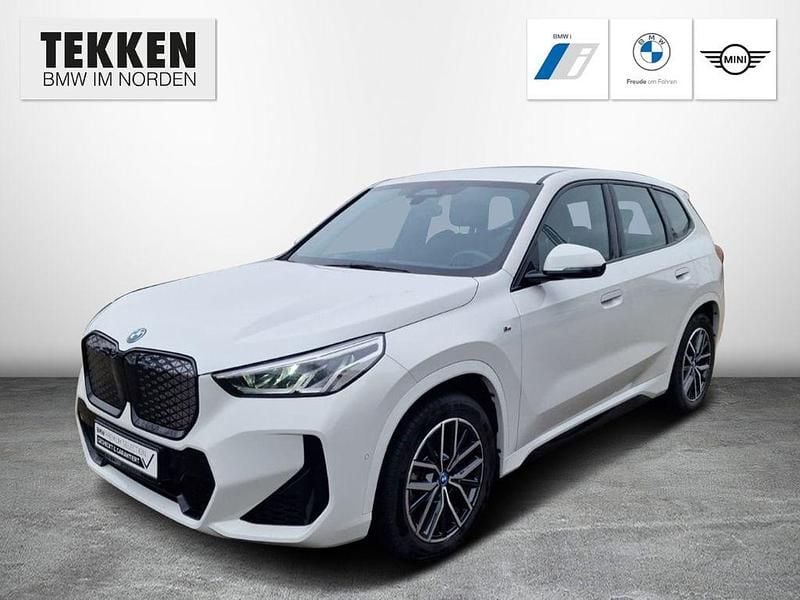 Alpinweiss iii Gebraucht 2023 BMW iX1 M Sport SUV | 36.890 € (Guter Preis) - Bild 1/4