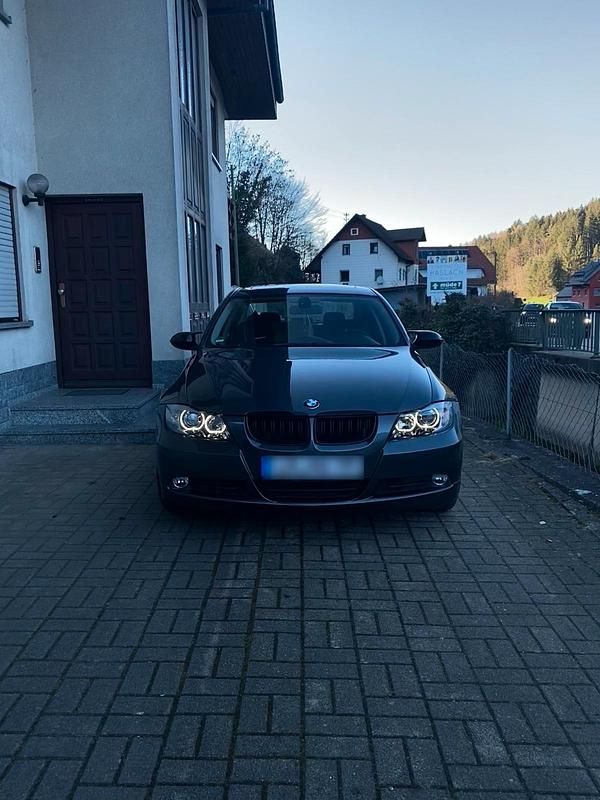 Gebraucht BMW 320 163 PS (119 kW) 2007 Limousine