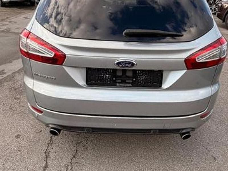 Gebraucht Ford Mondeo Titanium 203 PS (149 kW) 2013 Grau Limousine