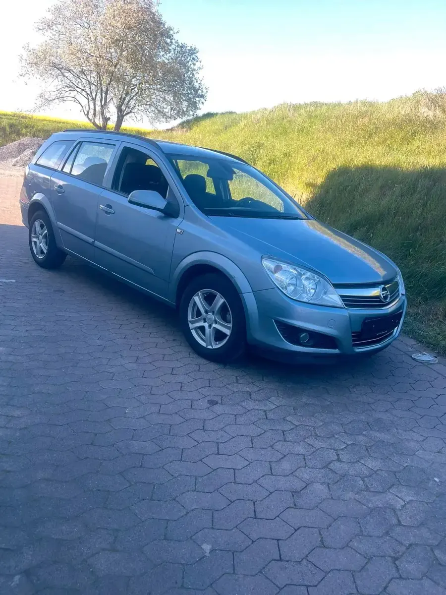 Gebraucht Opel Astra 116 PS (85 kW) 2009 Grün Kombi