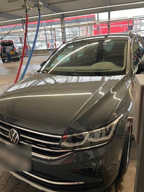 Gebraucht VW Tiguan 150 PS (110 kW) 2022 Grau SUV