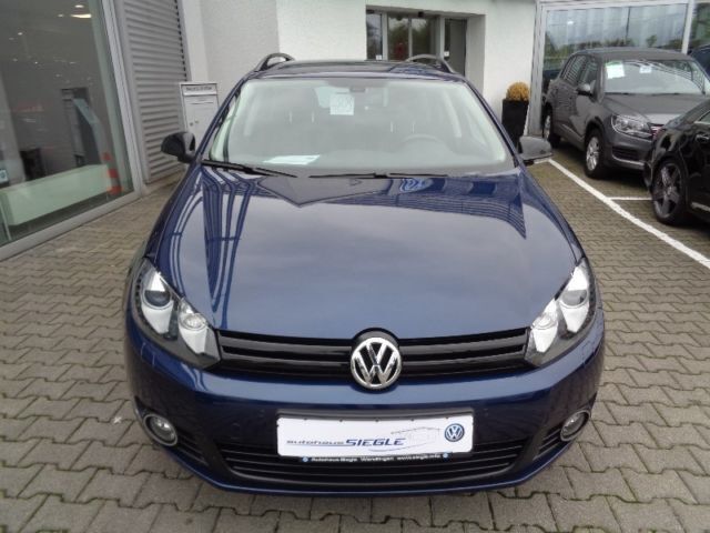 Gebraucht VW Golf VII Match 140 PS (102 kW) 2013 Blau metallic Kombi