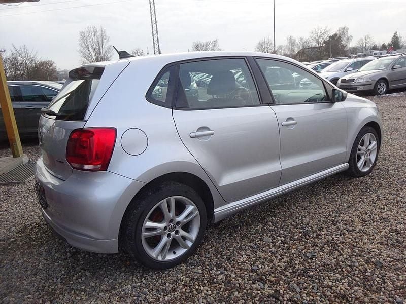 Gebraucht VW Polo 75 PS (55 kW) 2012 Silber Limousine