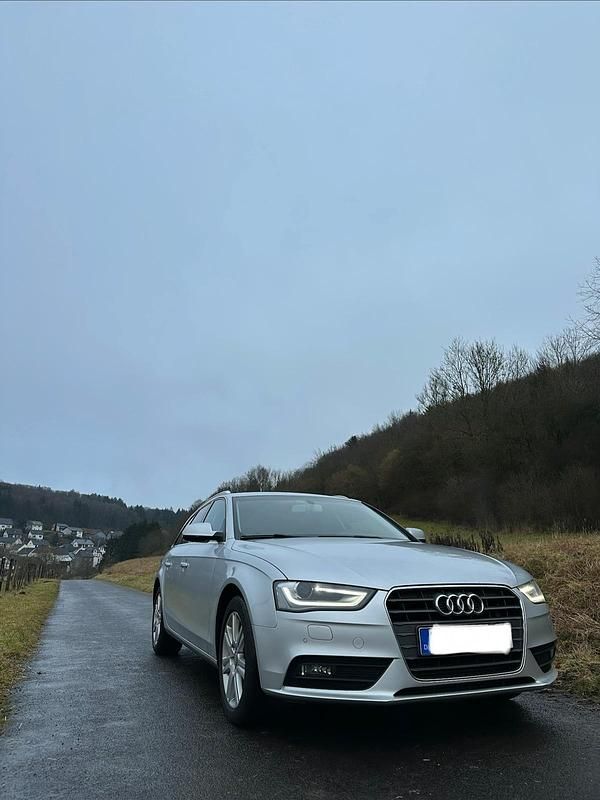 Gebraucht Audi A4 143 PS (105 kW) 2013 Grau Kombi