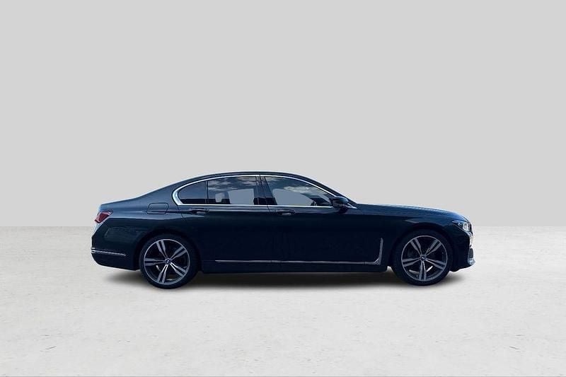 Gebraucht BMW 750 400 PS (294 kW) 2019 Grau Limousine