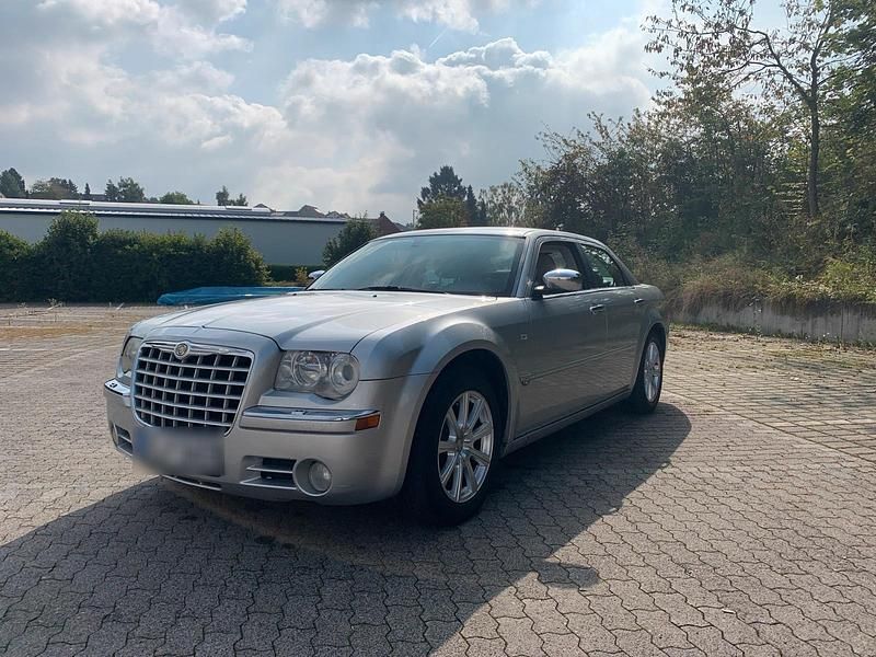 Silber Gebraucht 2006 Chrysler 300C Limousine | 5.450 € (Fairer Preis) - Bild 1/4