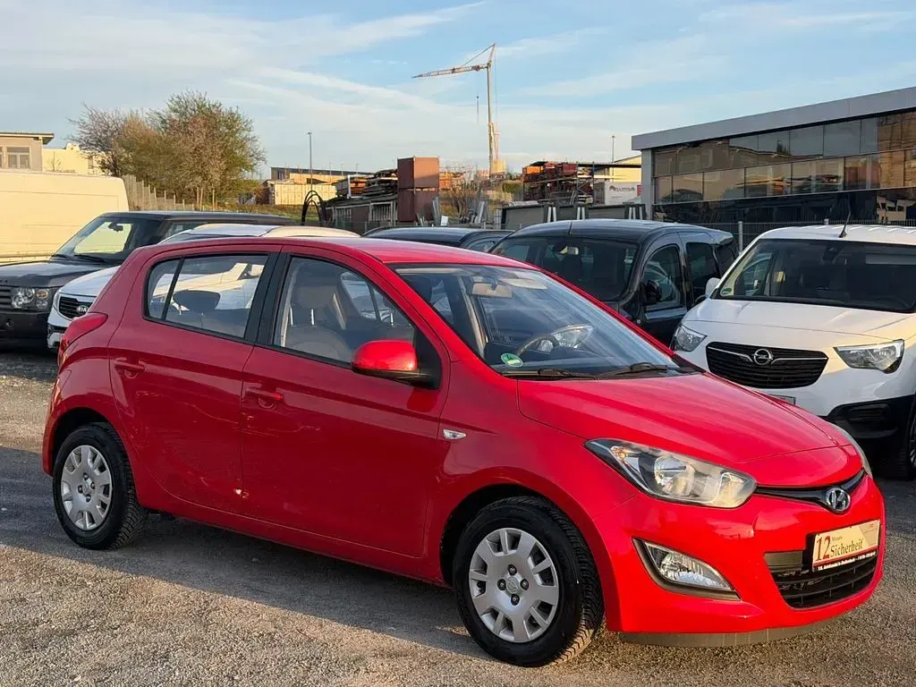 Gebraucht Hyundai i20 Edition 86 PS (63 kW) 2013 Rot Kleinwagen