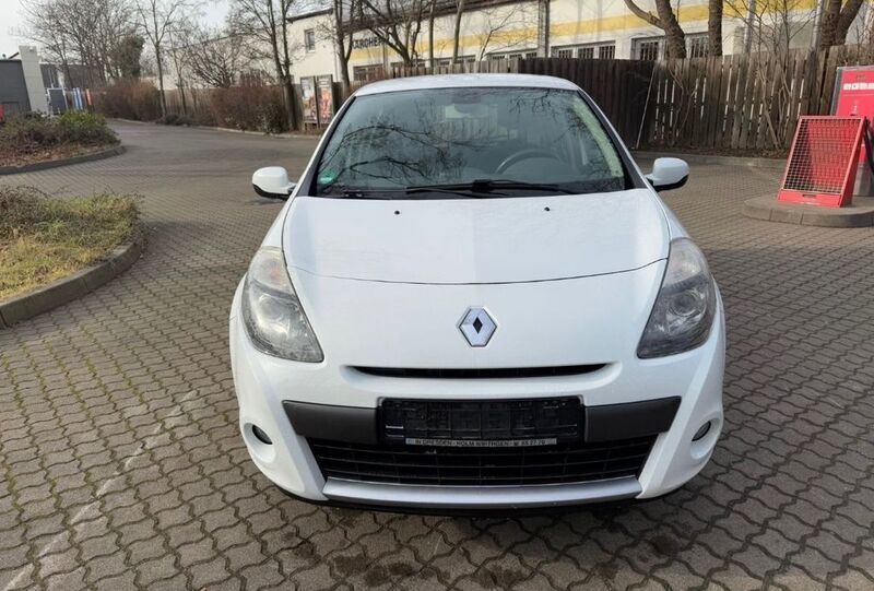 Gebraucht Renault Clio II Dynamique 75 PS (55 kW) 2009 Weiß Limousine