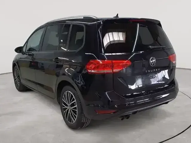 Gebraucht VW Touran Active 150 PS (110 kW) 2023 Deep black perleffekt Van / Kleinbus