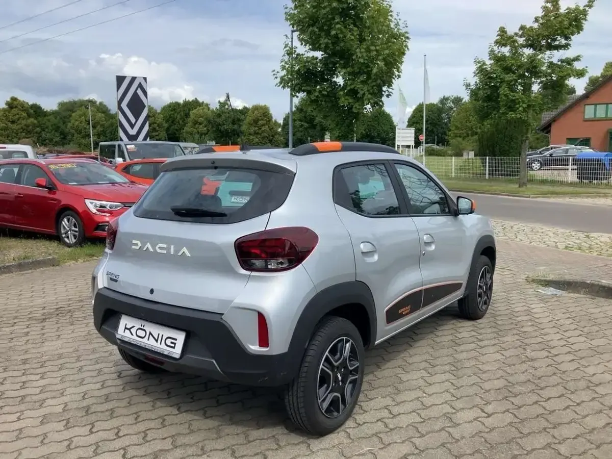 Käytetty Dacia Spring 19 kW (26 HP) 2023 Harmaa Viistoperä