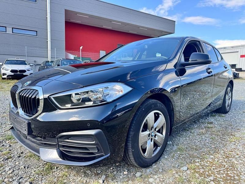 Schwarz Gebraucht 2020 BMW 118 Advantage Kleinwagen | 17.731 € (Fairer Preis) - Bild 1/4