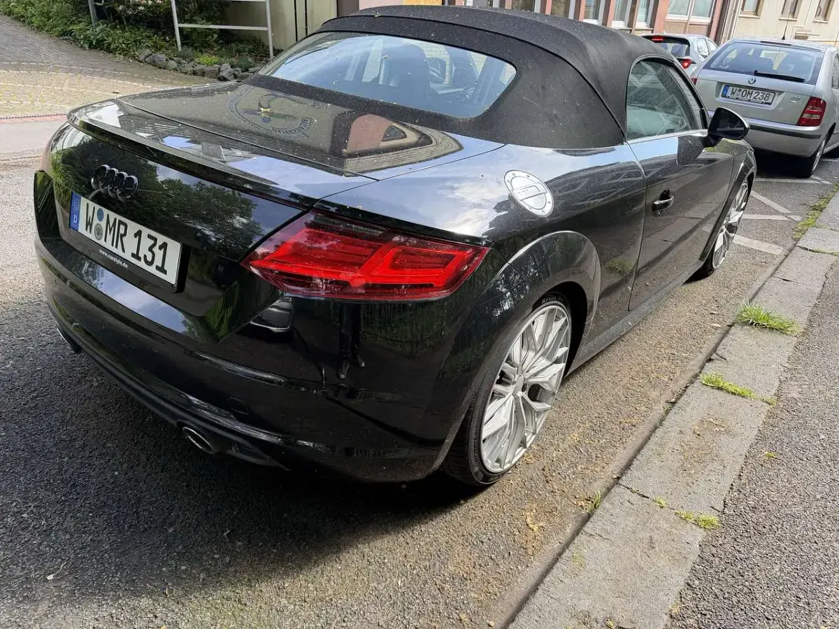 Gebraucht Audi TT Roadster Ambiente 184 PS (135 kW) 2015 Schwarz Cabrio